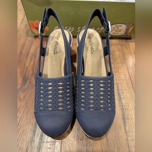 Easy street Navy Blue Espadrille Sandals 6.5